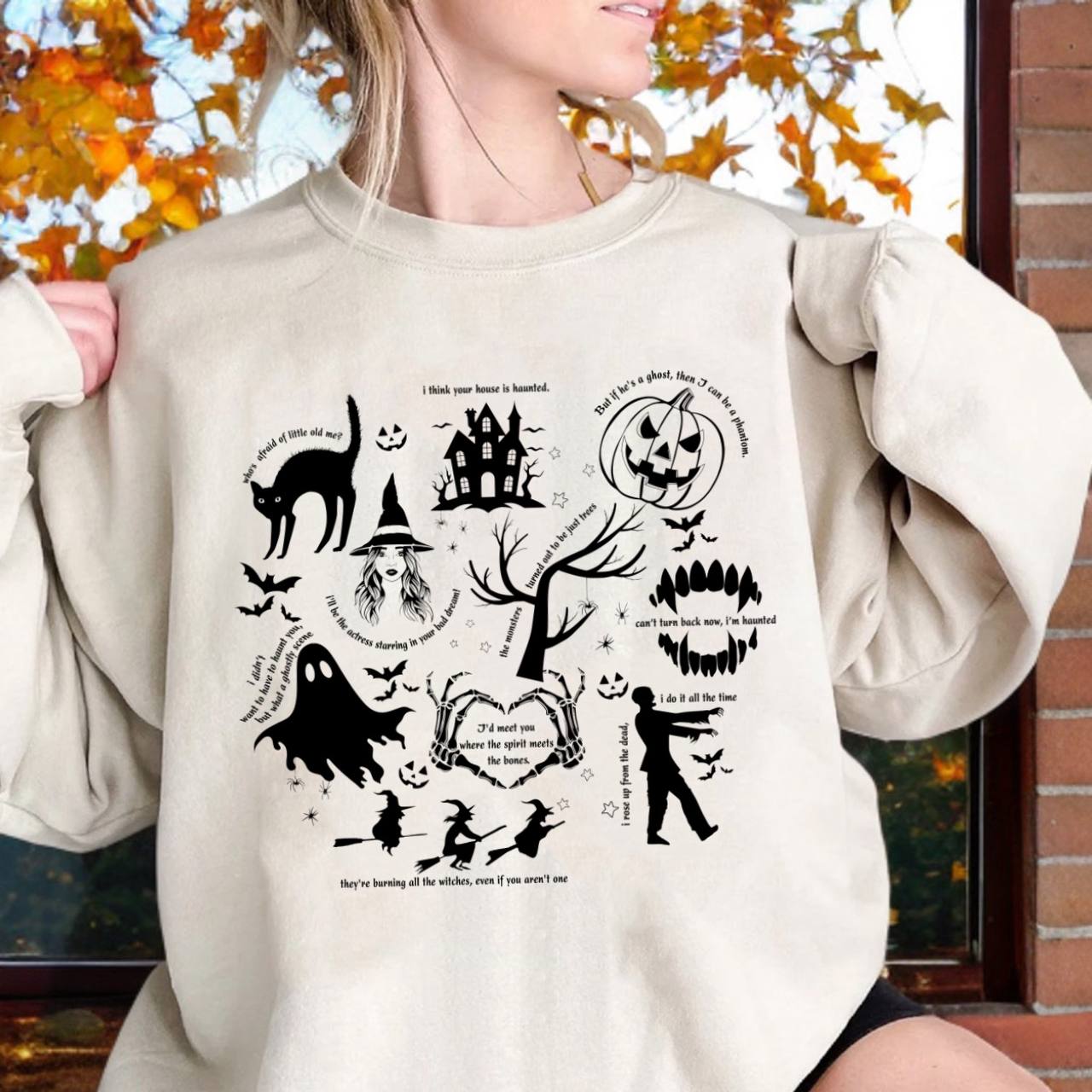 SpookyMuse – Halloween T-shirt til Dame med Grafisk Print