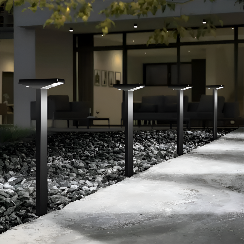 SolarPath Havelampe – Justerbar Solcellebelysning