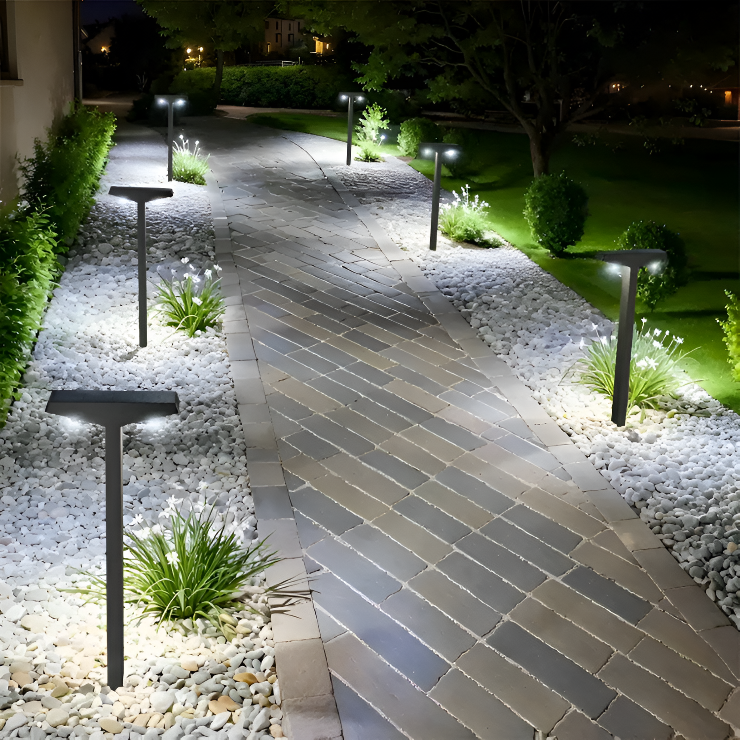 SolarPath Havelampe – Justerbar Solcellebelysning