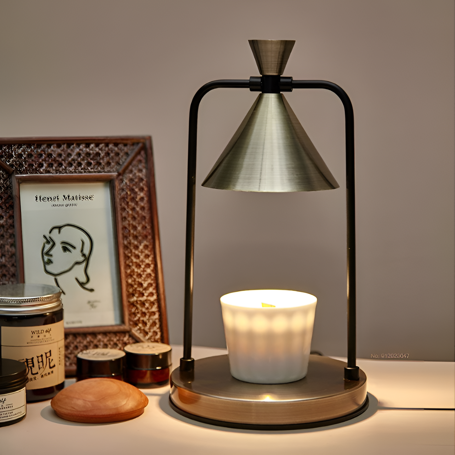 ForgeLight Bordlampe – Industrielt Design Champagne Noir