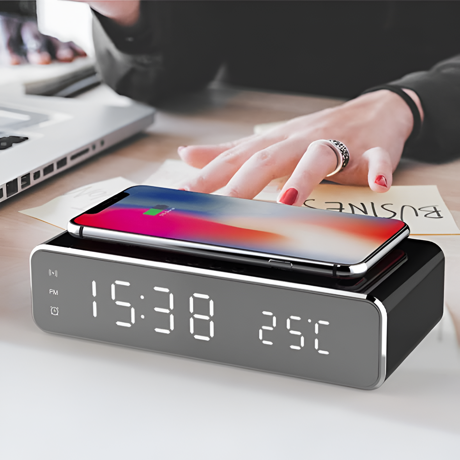 TimeGlow Vækkeur – Minimalistisk Digitalt Design