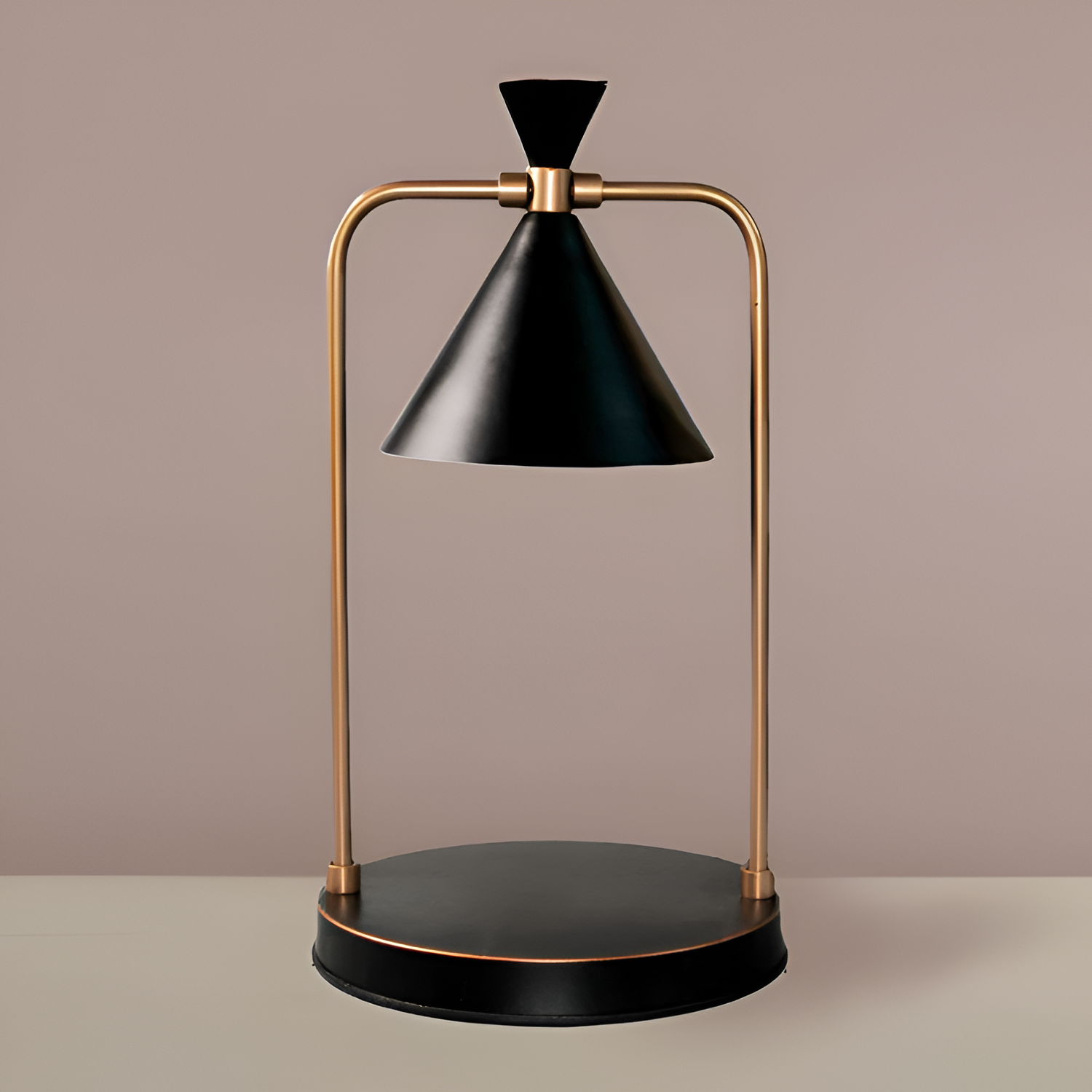 ForgeLight Bordlampe – Industrielt Design