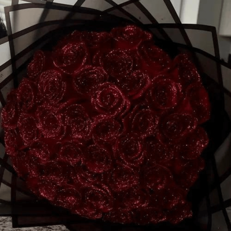 LumiRose Glimmerrose – Dekorativt Blomsterdesign Rød