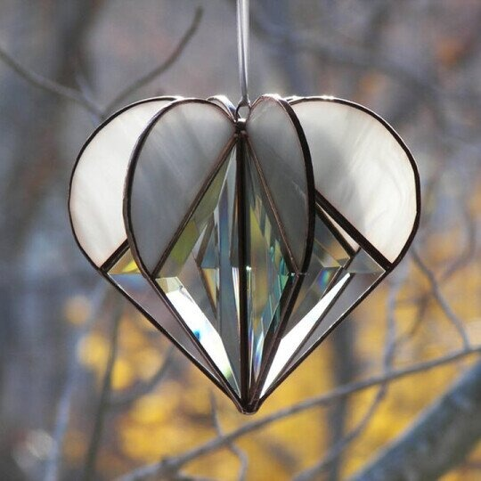 CrystalHeart Solfanger – Elegant Vinduesdekoration
