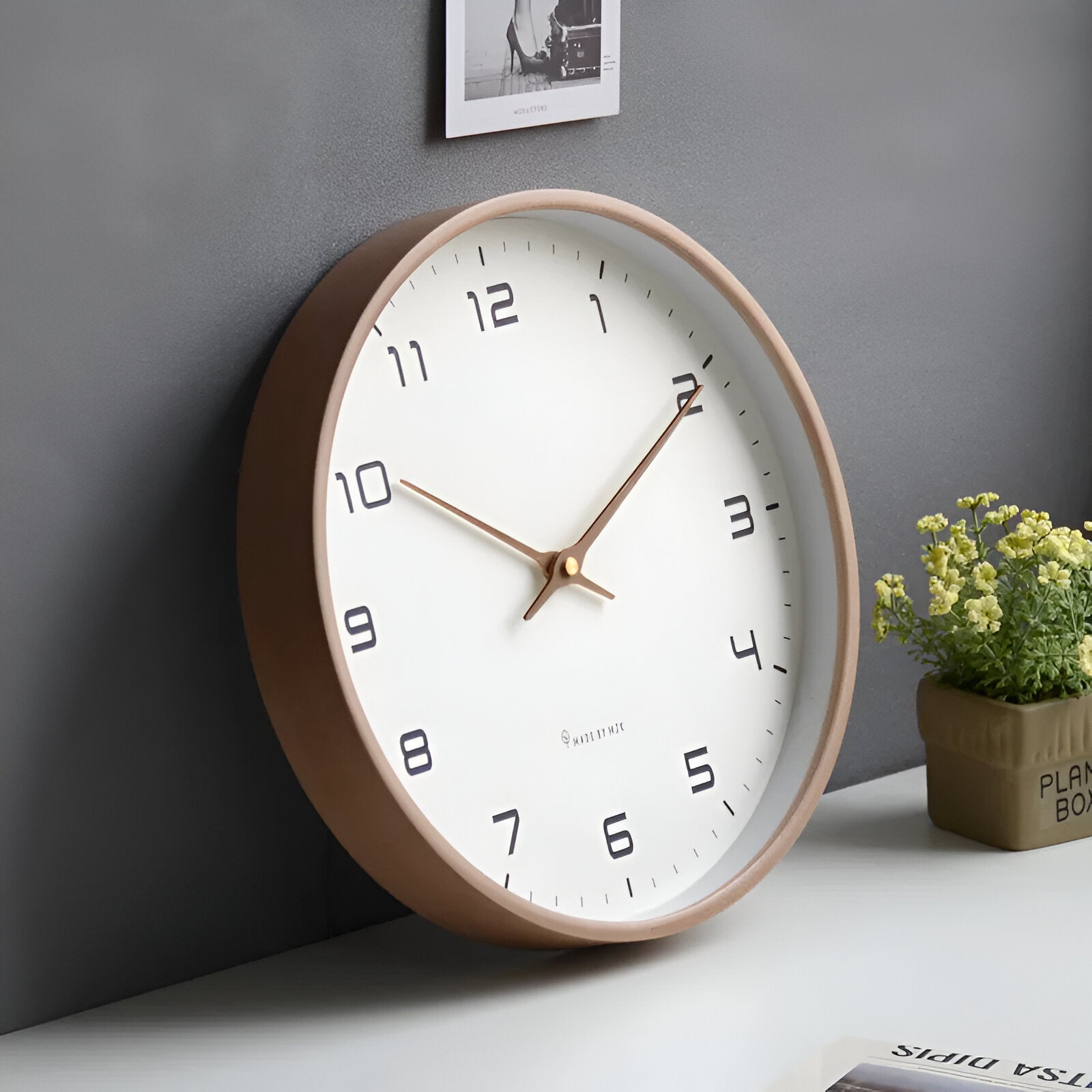 EleQuartz Uhr | Runde Wanduhr - Nordische Holz Wanduhr