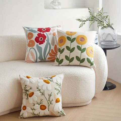 FloraLoom - Pudebetræk med Botanisk Broderi