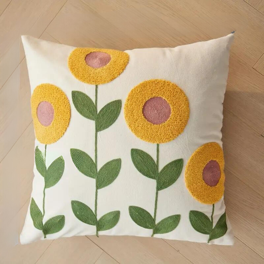 FloraLoom - Pudebetræk med Botanisk Broderi