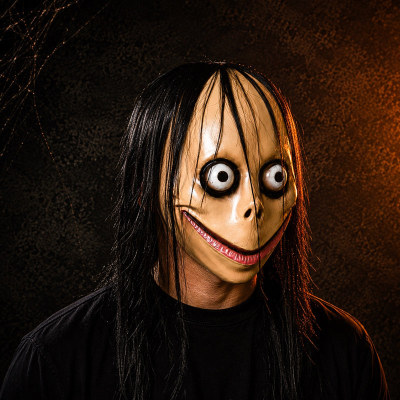 Grimora – Halloween Maske med Langt Sort Hår