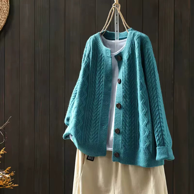 Oversize Cardigan med Ribdetaljer - Knaplukning og Lange Ærmer