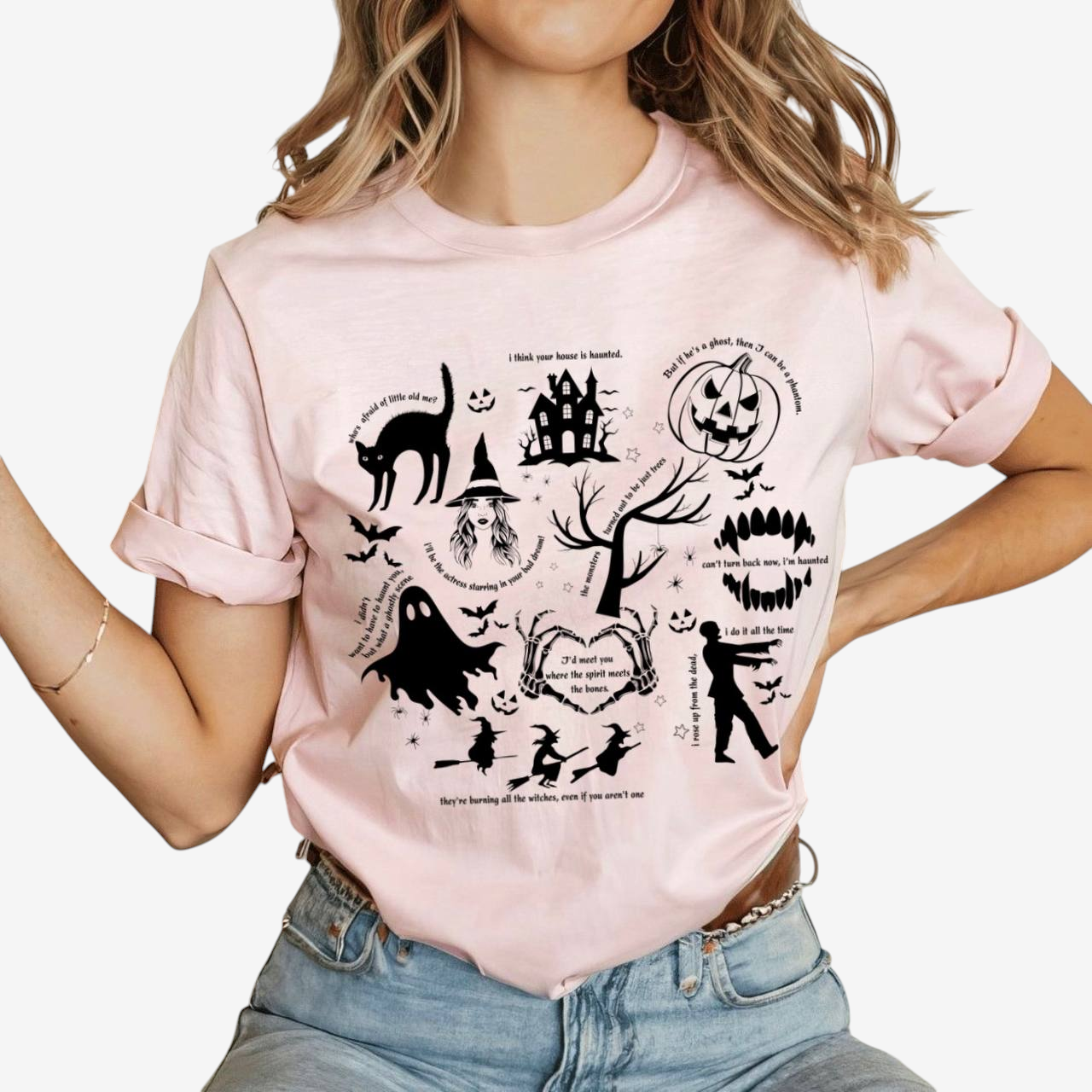 SpookyMuse – Halloween T-shirt til Dame med Grafisk Print Pink