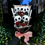 SkullRose – Plysfigur Buket med Dekorative Roser