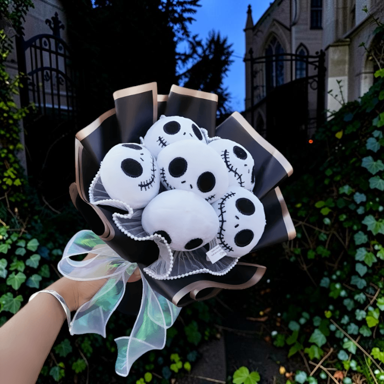 SkullRose – Plysfigur Buket med Dekorative Roser