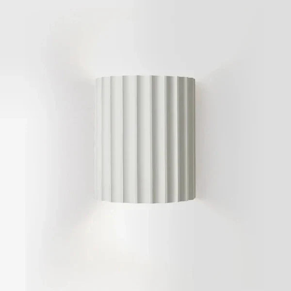 AuraForm Væglampe – Moderne Design til Hjemmet Hvid