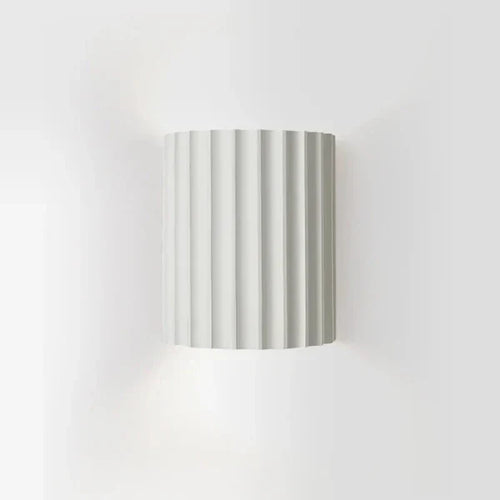 AuraForm Væglampe – Moderne Design til Hjemmet Hvid